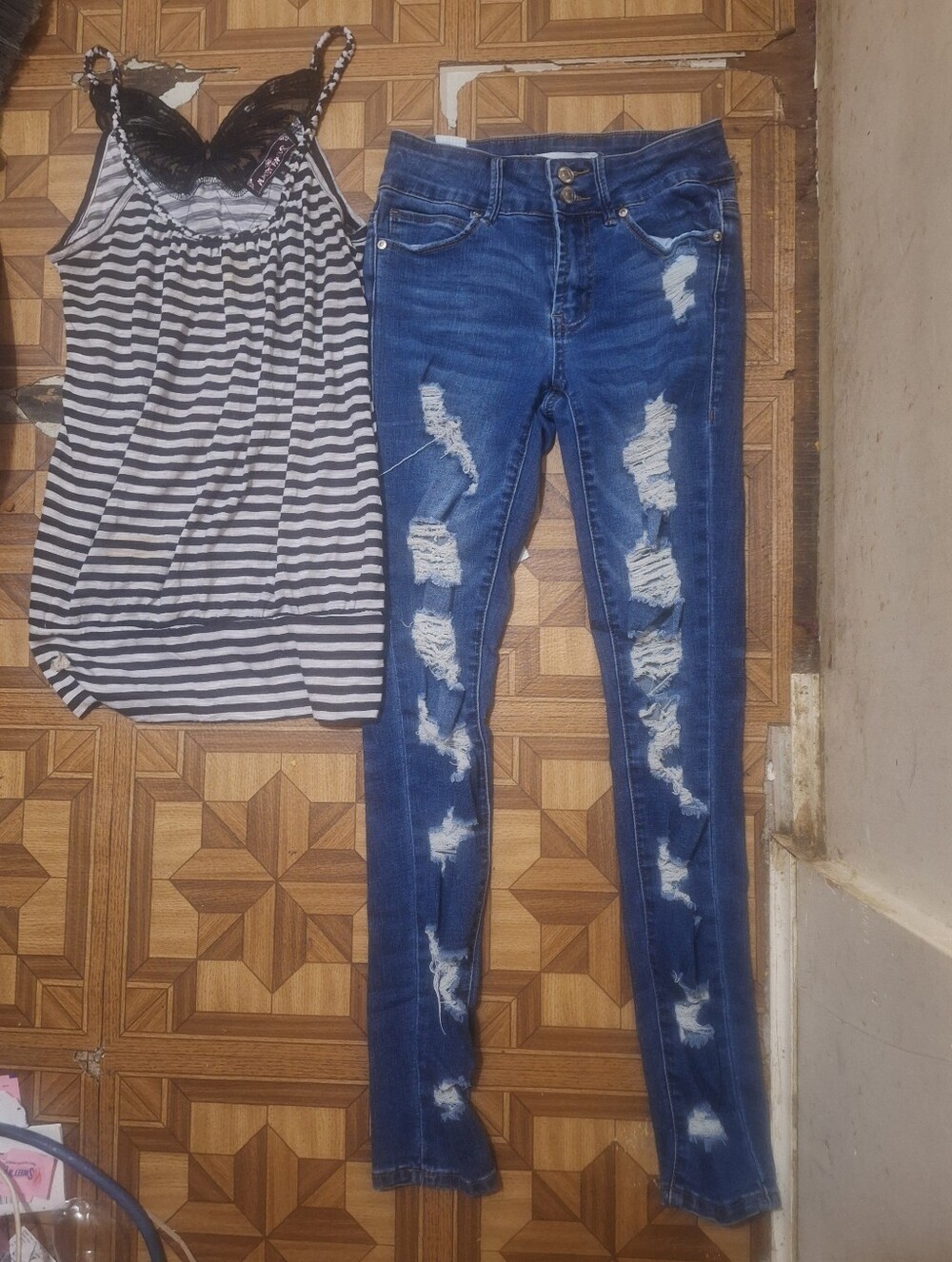 Almost Famous Butterfly Tank And Distressed Jean Outfit